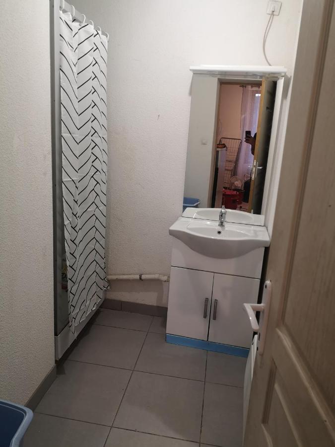 Appartement F1 1er étage 3 personnes à Aubenas Extérieur photo